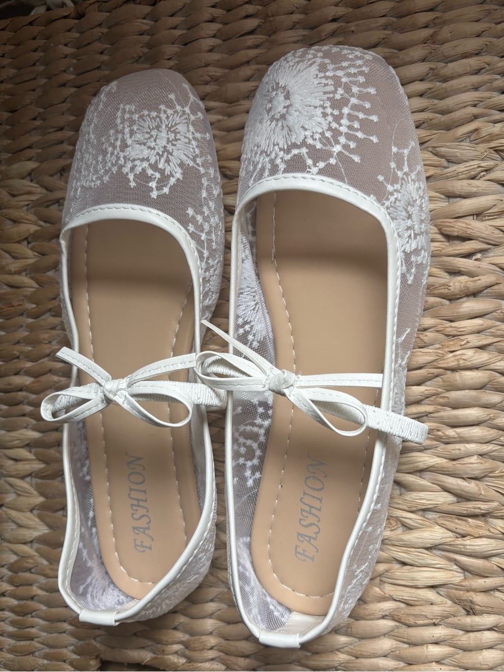 Bridal Flats Ivory/white lace brand new - Picture 2 of 4